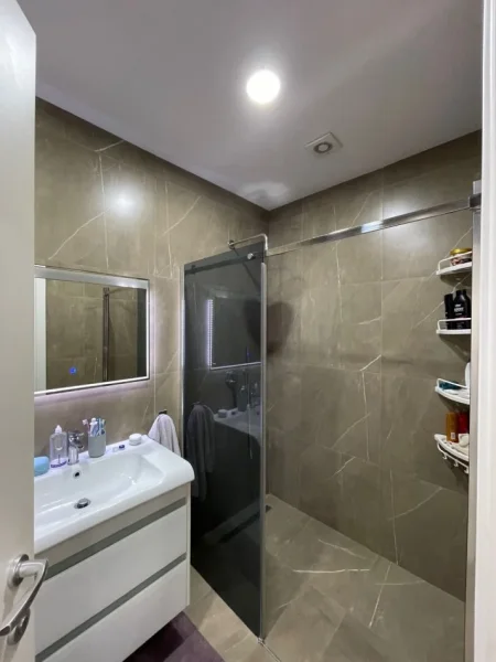 Durres, shitet apartament 3+1+Aneks+Ballkon Kati 2, 115 m² (Vollga)