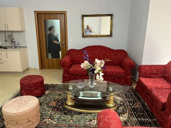 Tirane, jepet me qera apartament 2+1 Kati 4, 140 m² 650 € (JEPET ME QERA SUPER APARTAMENT 2+1+2+BALLKON+POST PARKIMI NE DON BOSKO)