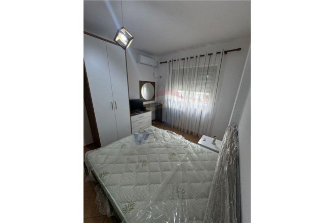 Tirane, jepet me qera apartament 2+1+Aneks+Ballkon Kati 2, 100 m² 600 € (astir)