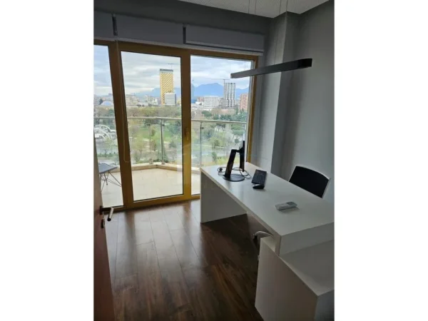 Tirane, jepet me qera ambjent biznesi Kati 11, 167 m² 3.000 € (DONIKA KASTRIOTI (BLLOKU))   UNA53207