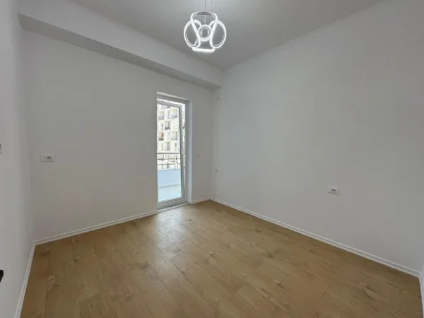 Tirane, shitet apartament 1+1 Kati 4, 60 m² 93.000 € (SHITET SUPER APARTAMENT 1+1 I INVESTUAR NE ASTIR TEK 2 PALMAT.)
