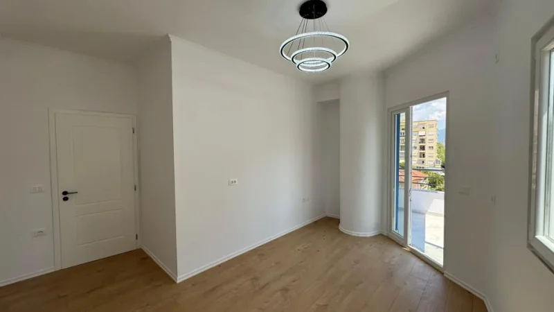 Tirane, shitet apartament 1+1 Kati 4, 60 m² 93.000 € (SHITET SUPER APARTAMENT 1+1 I INVESTUAR NE ASTIR TEK 2 PALMAT.)