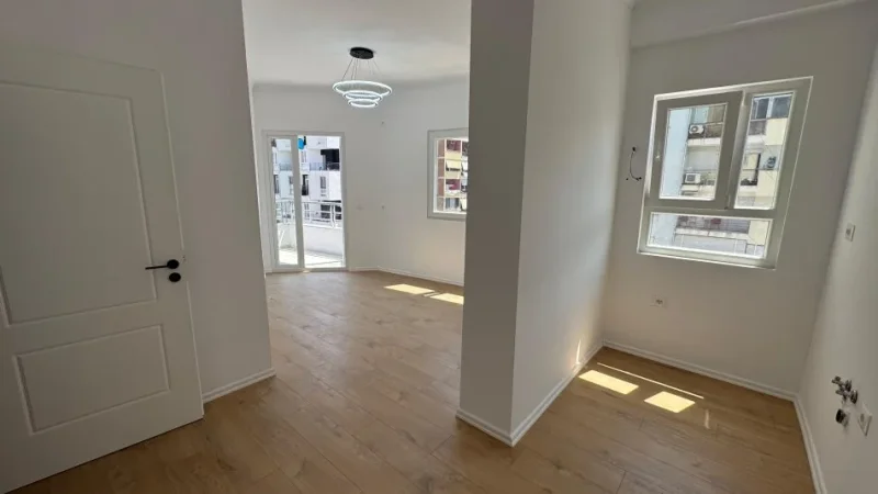 Tirane, shitet apartament 1+1 Kati 4, 60 m² 93.000 € (SHITET SUPER APARTAMENT 1+1 I INVESTUAR NE ASTIR TEK 2 PALMAT.)