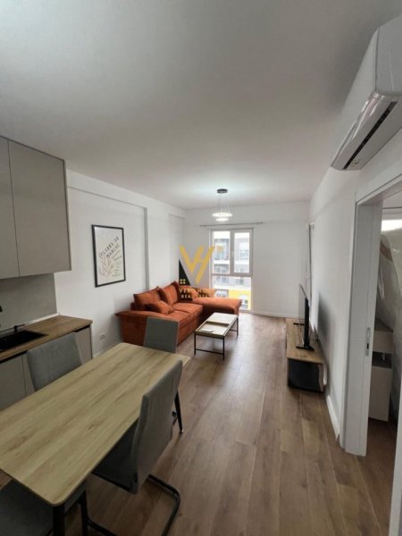 Tirane, jepet me qera apartament 1+1+Ballkon Kati 3, 55 m² 400 € (QTU)