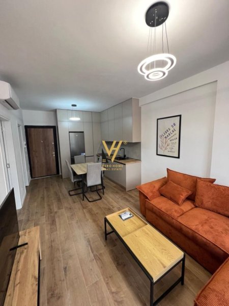 Tirane, jepet me qera apartament 1+1+Ballkon Kati 3, 55 m² 400 € (QTU)