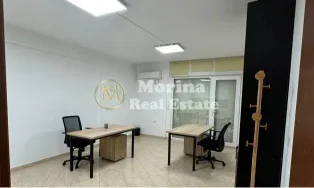 Tirane, jepet me qera ambjent biznesi Kati 2, 130 m² 500 € (Selvia)
