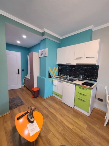 Tirane, jepet me qera hotel Kati 9, 300 m² 6.500 € (RRUGA E KAVAJES)