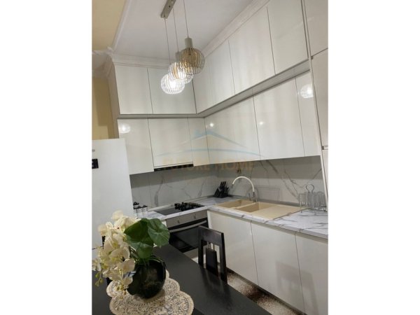 Tirane, shitet apartament 2+1+Ballkon Kati 1, 124 m² 151.000 € (FRESK)