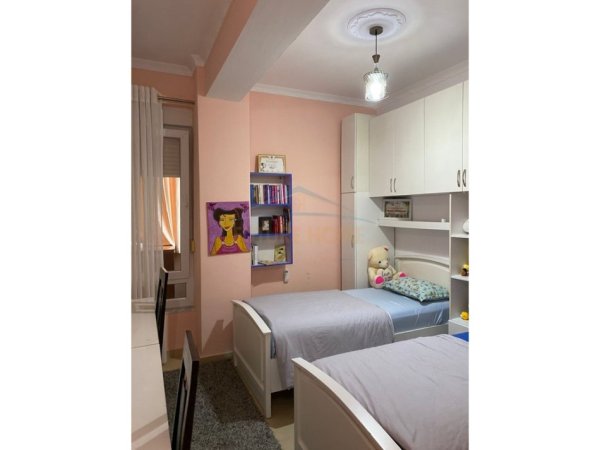 Tirane, shitet apartament 2+1+Ballkon Kati 1, 124 m² 151.000 € (FRESK)