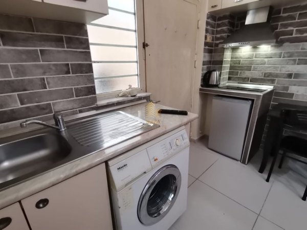 Tirane, jepet me qera garsonier 1+1 Kati 1, 35 m² 300 € (Bulevardi i Ri)