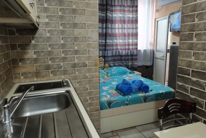Tirane, jepet me qera apartament 1+1 Kati 2, 35 m² 350 € (Rruga 5 Maji)