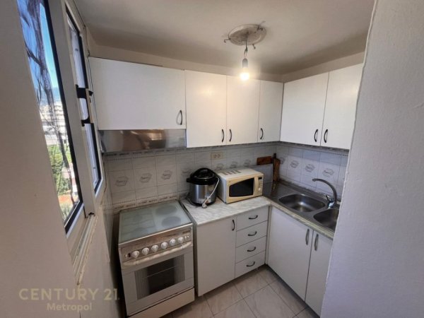 Tirane, jepet me qera apartament 1+1 Kati 6, 74 m² 500 € (Bulevardi Zogu i Parë)