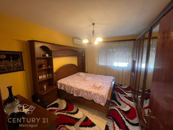 Tirane, jepet me qera apartament 1+1 Kati 6, 74 m² 500 € (Bulevardi Zogu i Parë)