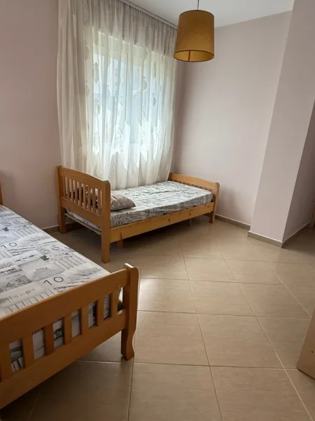 Tirane, jepet me qera apartament 2+1+Ballkon Kati 3, 90 m² 500 € (Unaza e re,Astir)