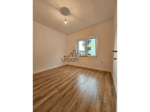 Tirane, shitet apartament 1+1 Kati 5, 42 m² 98.000 € (Mozaiku)