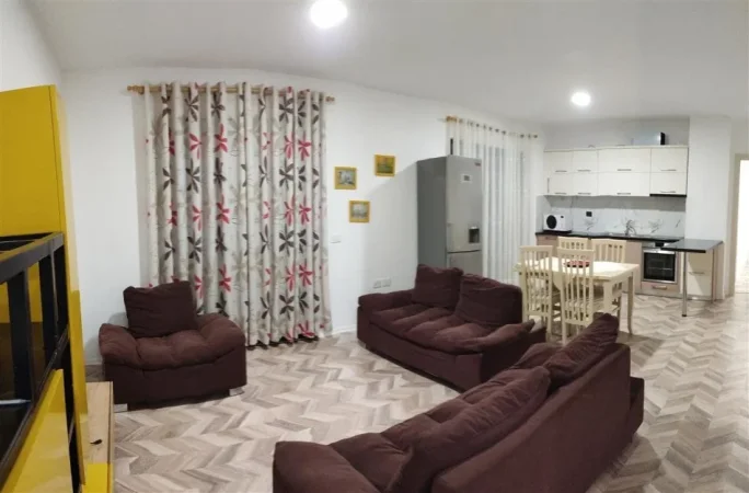 Tirane, jepet me qera apartament 2+1 Kati 5, 115 m² 500 € (5 maji)
