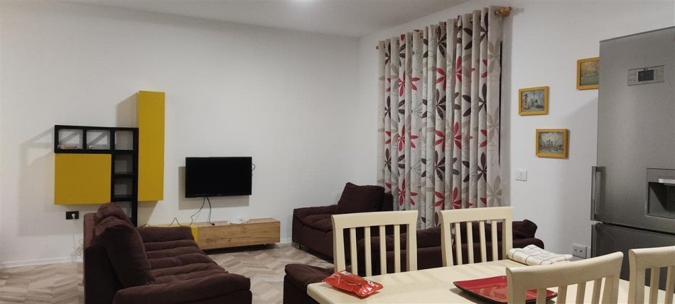 Tirane, jepet me qera apartament 2+1 Kati 5, 115 m² 500 € (5 maji)