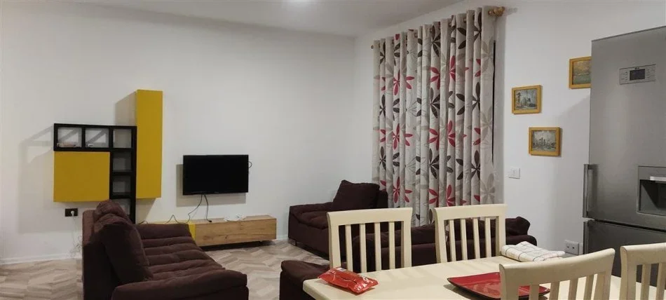 Tirane, jepet me qera apartament 2+1 Kati 5, 115 m² 500 € (5 maji)