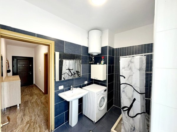 Tirane, jepet me qera 1+1+Ballkon Kati 6, 65 m² 400 € (SHKOZE)