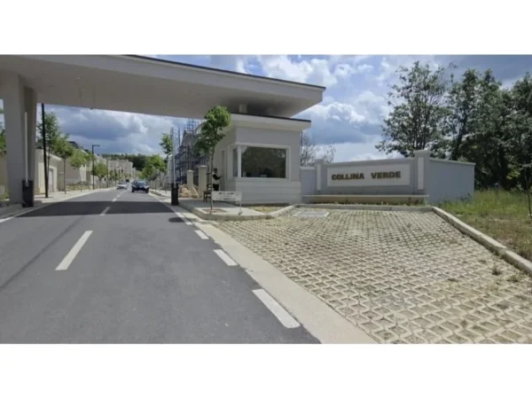 Tirane, shes Vile 3 Katshe , 715 m² 1.600.000 €