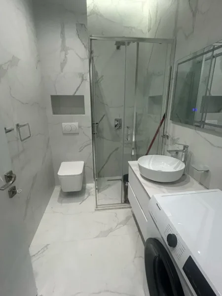 Tirane, jepet me qera 2+1 Kati 7, 120 m² 1.200 € (Qendra (9-katëshet))