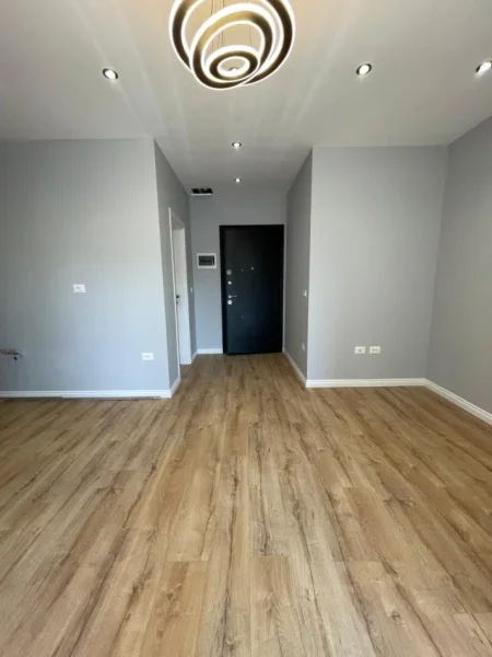 Tirane, shitet apartament 1+1+Ballkon Kati 6, 50 m² 98.000 € (5 Maji)