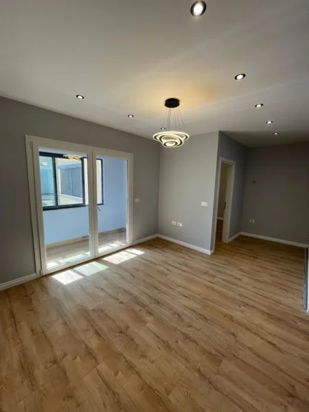 Tirane, shitet apartament 1+1+Ballkon Kati 6, 50 m² 98.000 € (5 Maji)