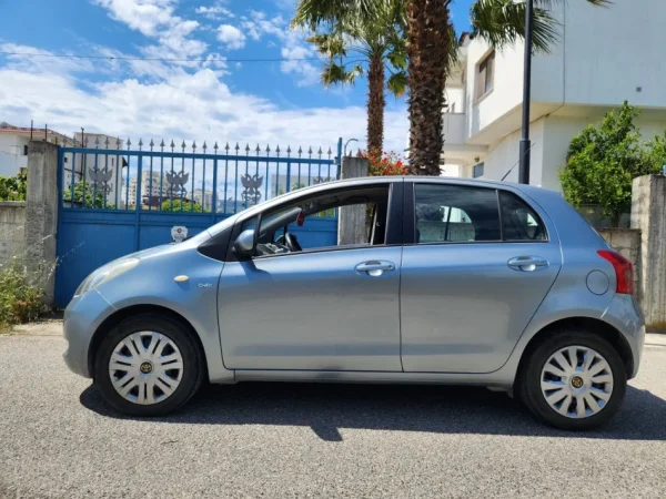 Durres, shitet makine Toyota Yaris 2007 Nafte, gri e erret automatik Kondicioner 185.000 km 5.500 €