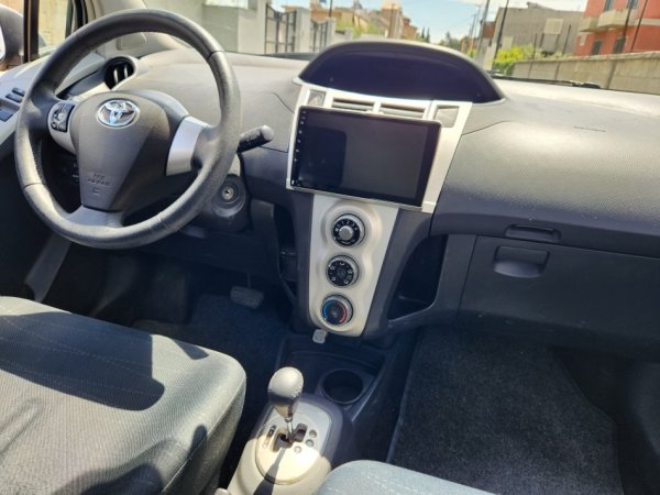 Durres, shitet makine Toyota Yaris 2007 Nafte, gri e erret automatik Kondicioner 185.000 km 5.500 €
