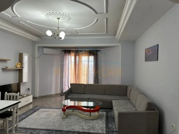 Tirane, jepet me qera apartament 1+1 Kati 9, 152 m² 500 € (Unaza e re)