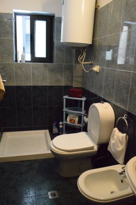Durres, jepet me qera apartament 1+1+Aneks+Ballkon Kati 2, 58 m² 285 € (Aleksander Goga)
