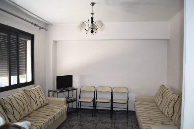 Durres, jepet me qera apartament 1+1+Aneks+Ballkon Kati 2, 58 m² 285 € (Aleksander Goga)