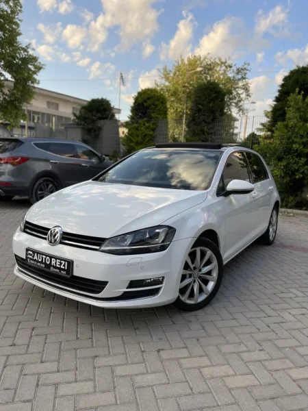 Fier, shitet Golf Voswagen Nafte, e bardhë automatik 174 km 10.500 €