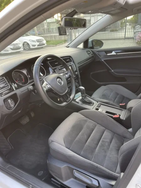 Fier, shitet Golf Voswagen Nafte, e bardhë automatik 174 km 10.500 €