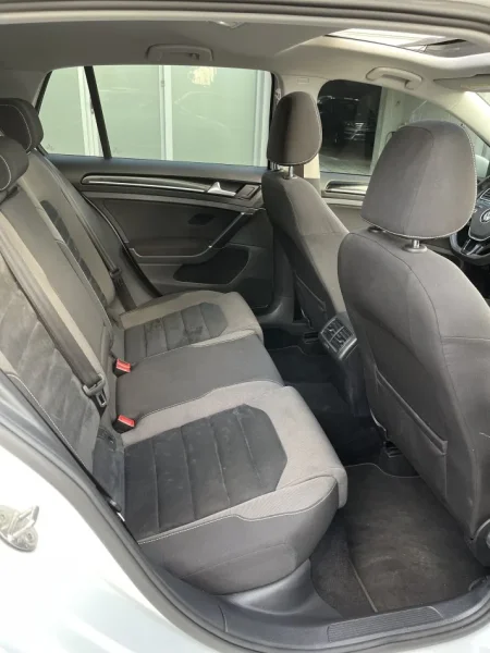 Fier, shitet Golf Voswagen Nafte, e bardhë automatik 174 km 10.500 €