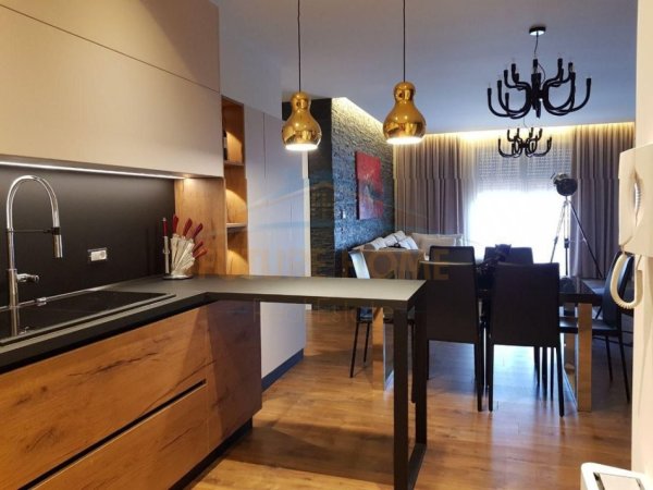 Durres, shitet apartament 2+1 Kati 3, 128 m² 250.000 € (PLEPA,DURRES)