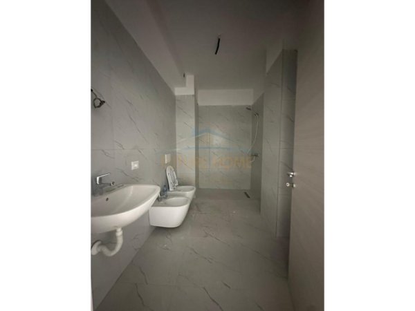 Tirane, shitet apartament 1+1 Kati 4, 46 m² 138.001 € (MYSLYM SHYR)