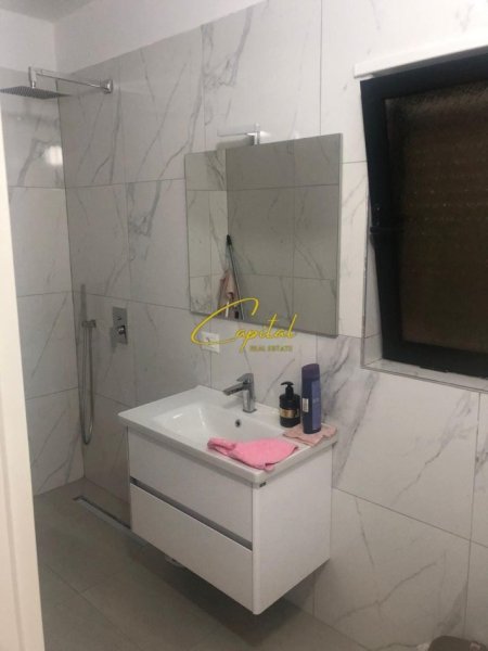 Tirane, shitet apartament 3+1 Kati 9, 116 m² 261.000 € (RRUGA E DIBRES)