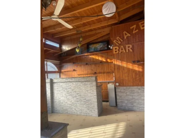 Durres, jepet me qera bar-kafe Kati 2, 70 m² 500 € (Stadiumi, Durres)