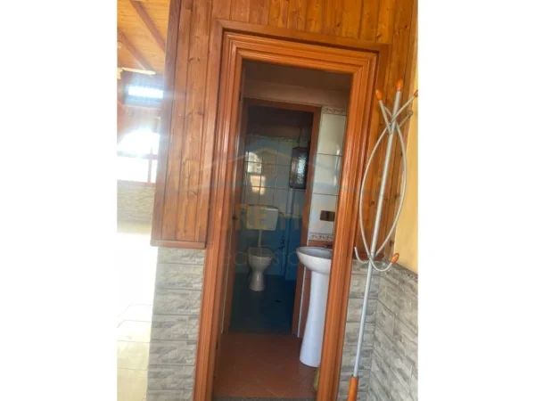 Durres, jepet me qera bar-kafe Kati 2, 70 m² 500 € (Stadiumi, Durres)