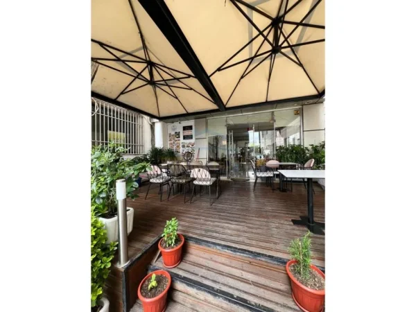 Durres, jepet me qera bar-kafe , 148 m² 1.500 € (Port Street, Durres)