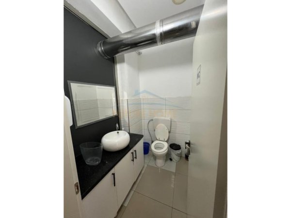 Durres, jepet me qera bar-kafe , 148 m² 1.500 € (Port Street, Durres)