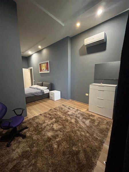 Tirane, jap me qera apartament 1+1+Aneks+Ballkon Kati 2, 120 m² 651 € (Liqeni i thate)