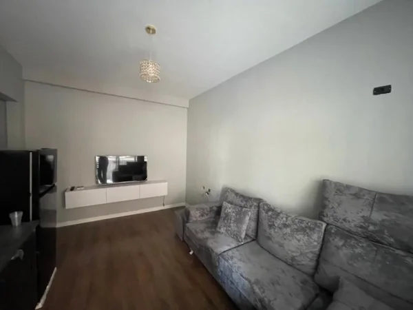 Tirane, jepet me qera apartament 1+1+Ballkon Kati 2, 55 m² 400 € (Astir)