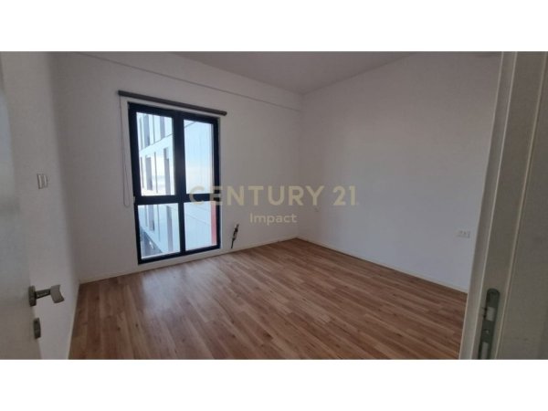 Tirane, jepet me qera apartament 3+1+Ballkon Kati 1, 114 m² 600 € (Arlis, Farmacia 10)