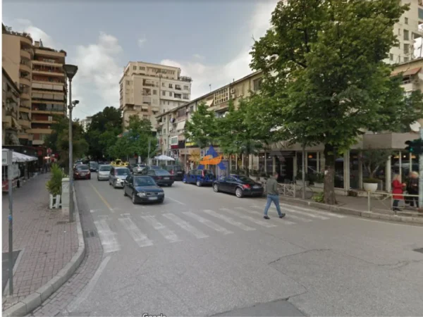 Tirane, jepet me qera dyqan Kati 2, 300 m² 7000 € (RRUGA ABDYL FRASHERI)