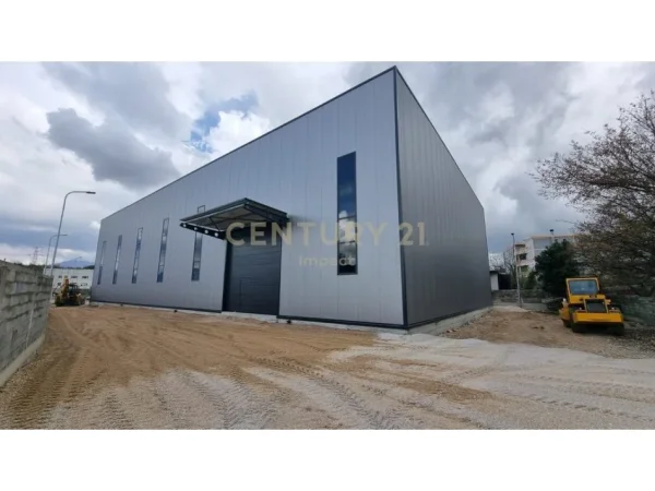 Tirane, jepet me qera magazine Kati 0, 1.075 m² 5.000 € (Kashar)