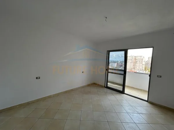 Durres Plazh, shitet apartament 1+1 Kati 5, 80 m² 149.000 € (Durres)