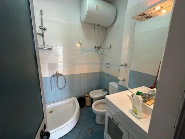 Durres Plazh, shitet apartament 1+1 Kati 5, 80 m² 149.000 € (Durres)