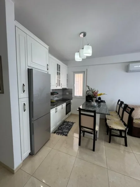 jepet me qera apartament 2+1+Ballkon Kati 2